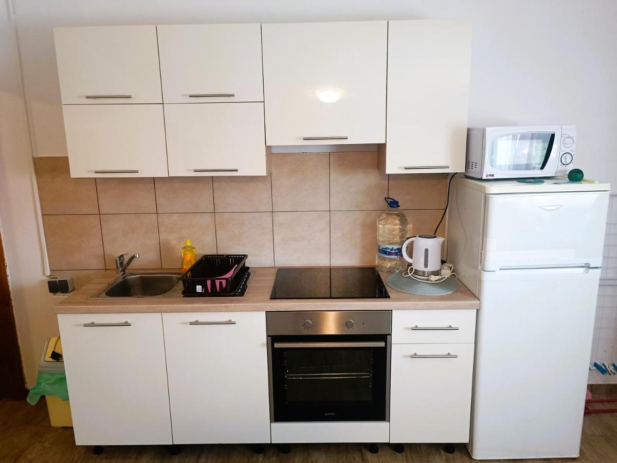 Apartments Babic 50 Meters From The Beach Вир Экстерьер фото